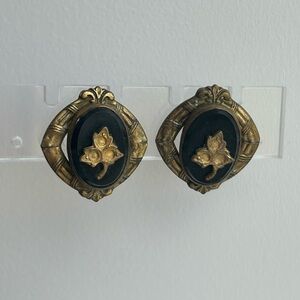 Antique Black glass and Gold tone screw back Earrings (Victorian)